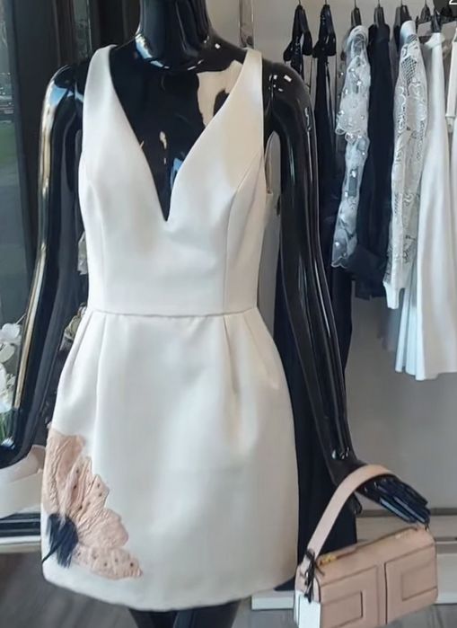 XS размер Elisabetta Franchi бежов