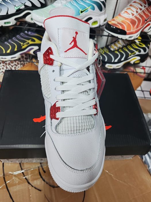 Jordan 4 retro metallic