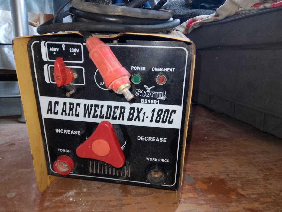 Продаются-Сварочный аппарат трансформатор отличном рабочем состоянии+