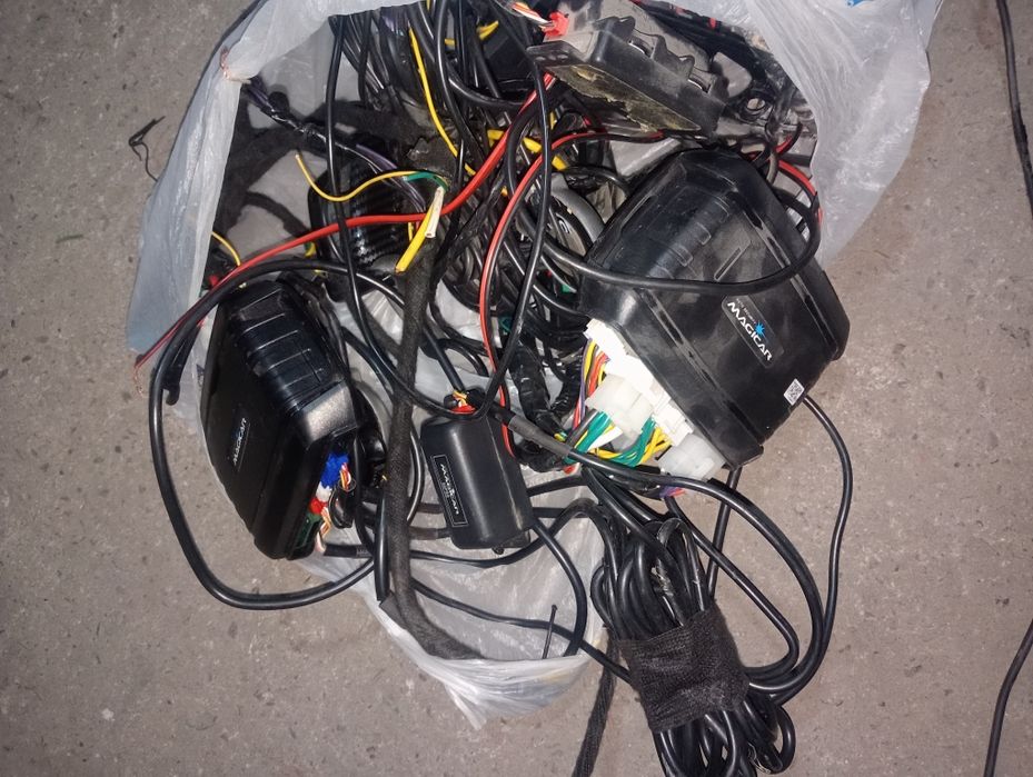 Mejgar 905 pult 2 ta vedyo registirator sotiladi