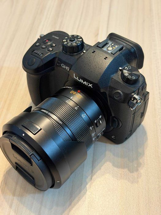 Panasonic Lumix GH5 + Leica 12-60mm f/2.8-4.0 + 2 батерии + кутия