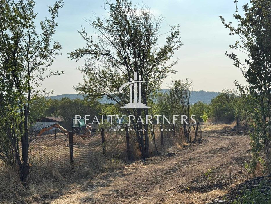 Продава се Парцел в с. Кошарево, Област Перник - 1384 кв.м за 22 €/кв.м - Снимка #2