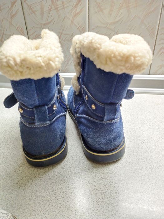 Продам детские зимние сапоги