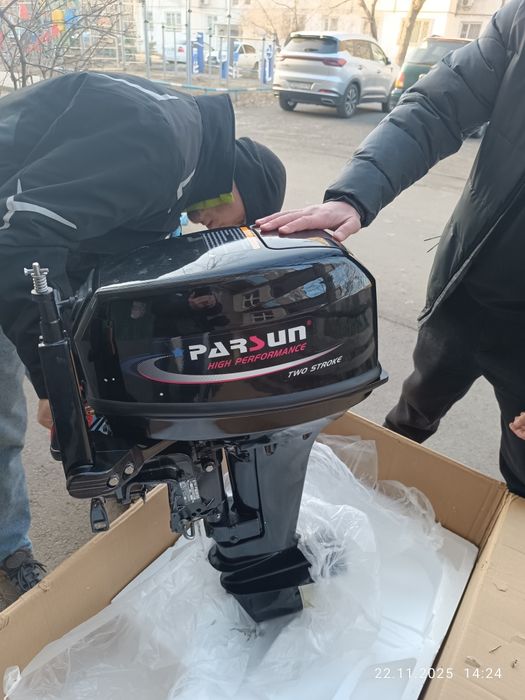 Мотор для лодки новый.