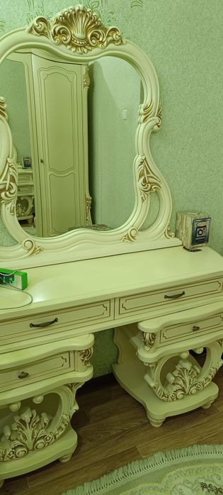 Срочно продам спальный гарнитур