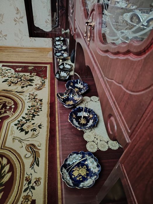 Mebel va idishlar sotiladi