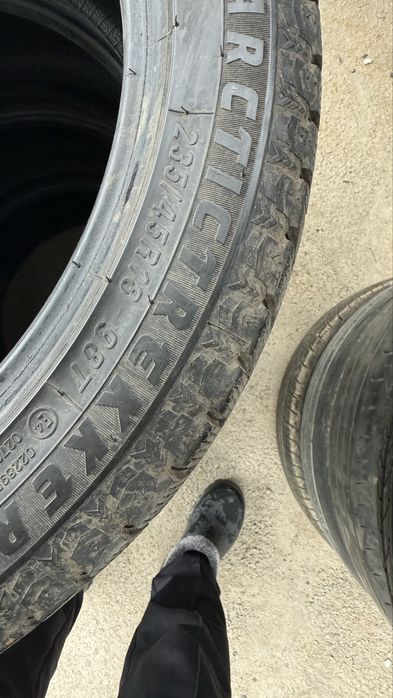 Резина на авто R18