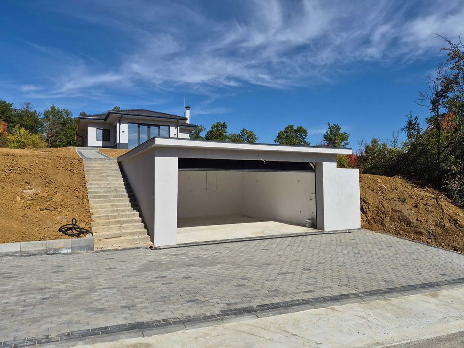 Продавам чисто нова къща в с. Керека,  общ. Дряново,  на 16 км. От Велико Търново