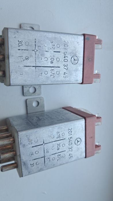 Мерседес.124Е. Реле перезагрузки .