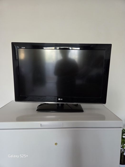 Продам телевизор LG
