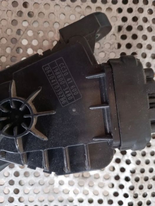 Pedala Acceleratie Mazda 5 2.0 Diesel RF7J An 2005-2006-2007-2008-2009-2010 Volan Stanga -3480Dezme