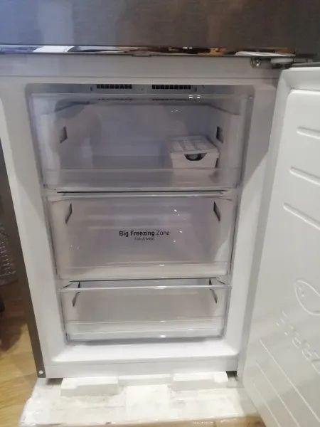 LG холодильник  Door Cooling system + Smart INVERTER compressor