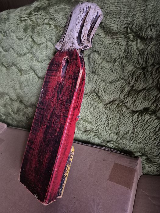 Vând o statuietă lemn,scluptate pictate manual ,made Indonezia

- fabr