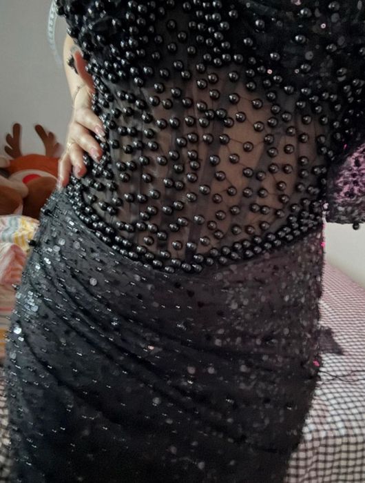 Rochie de ocazie, cu perle cusute manual și corset