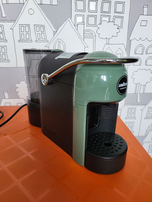 Кафемашина с капсули Lavazza JOLIE EVO