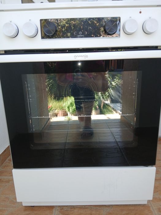 Aragaz Gorenje plita pe gaz si cuptor electric cu 10 functii