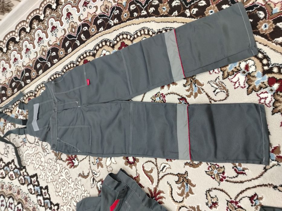 Продам спец одежду размер 60