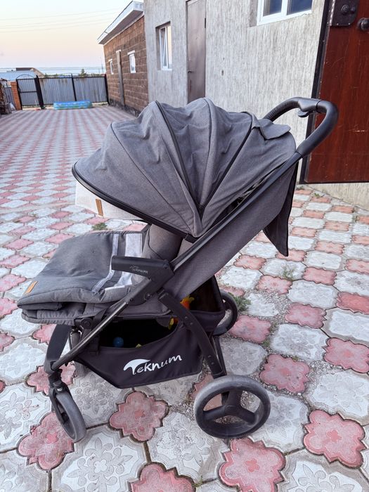 Продам прогулочную коляску