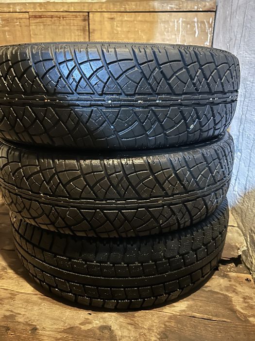 Продам шины буу срочна 25000торг есть