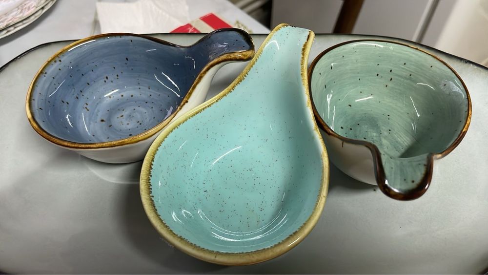 Продам тарелки разные, ложки