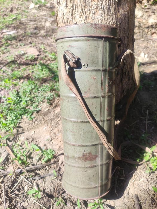 Продавам противогаз  WW2 - Царство България

Леко смачкана кутия ,  м