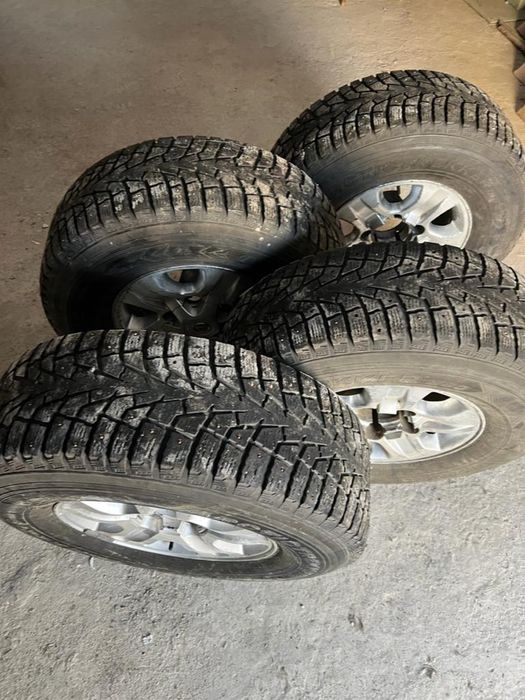 Зимние шины на дисках 275/70/16