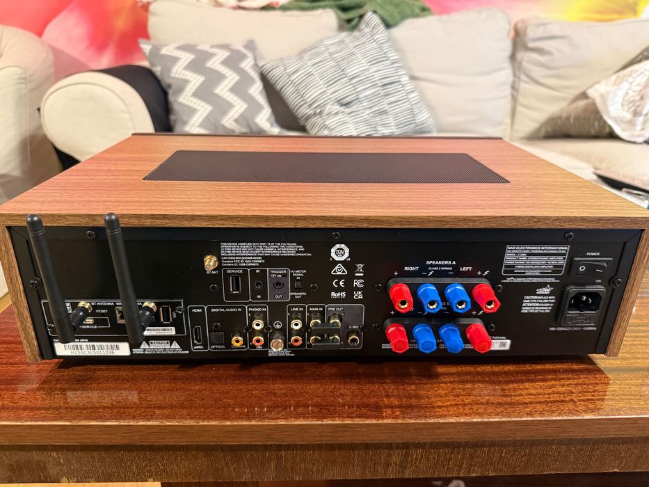 Интегриран усилвател стриймър NAD C3050 с BLUOS модул