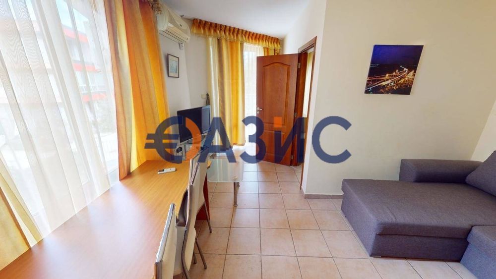 Продава се Тристаен апартамент в к.к. Слънчев бряг - 74 кв.м за 973 €/кв.м - Снимка #2