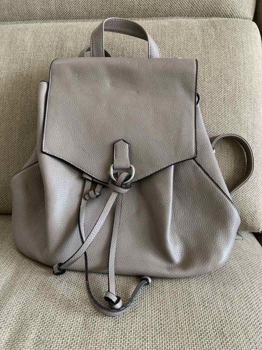 Раница на фирма Stradivarius