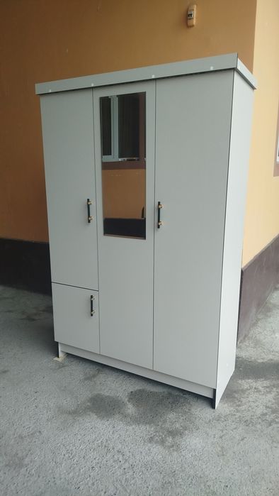3 eshikli 50% laminat shkaflar