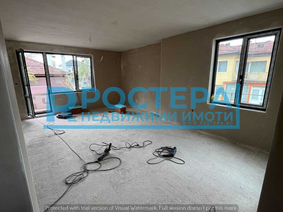 Продава се Тристаен апартамент в Търговище, Център - 109 кв.м за 1009 €/кв.м - Снимка #2