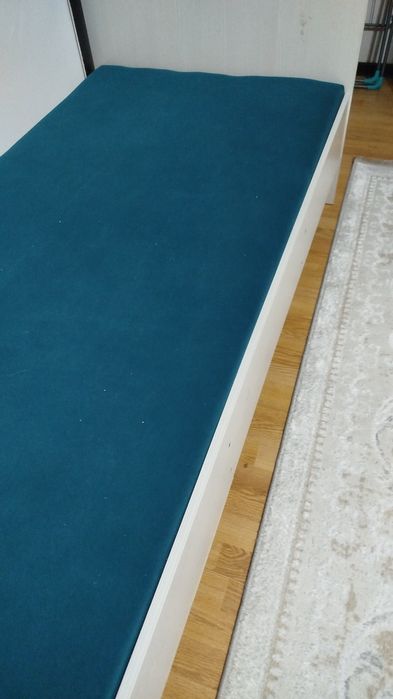 Кровать односпальные, б/у, почти новая