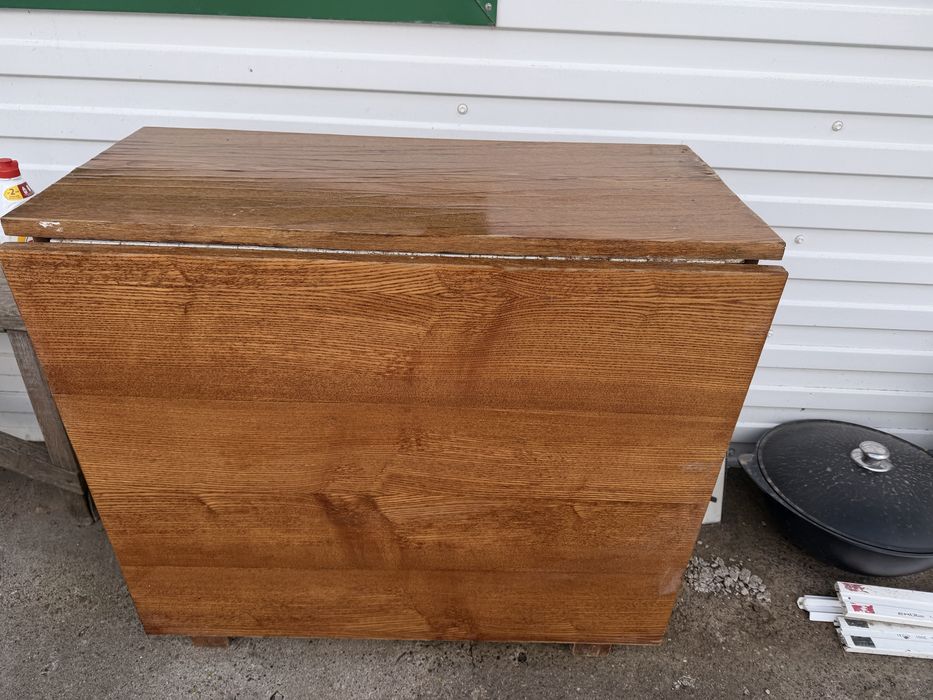 Продам стол книжку