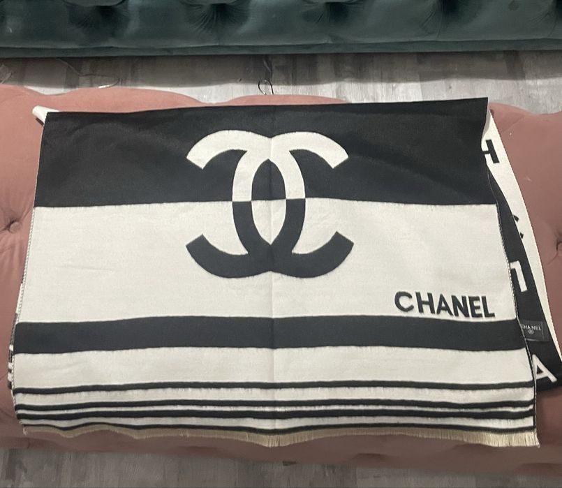 Eșarfă Chanel model alb negru