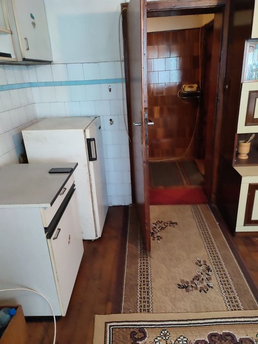 *Продавам* етаж от къща