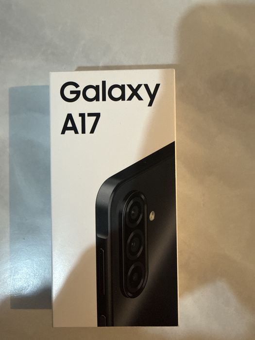 Продам Samsung Galaxy A17 в упаковке