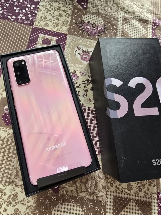 Телефон Samsung S20