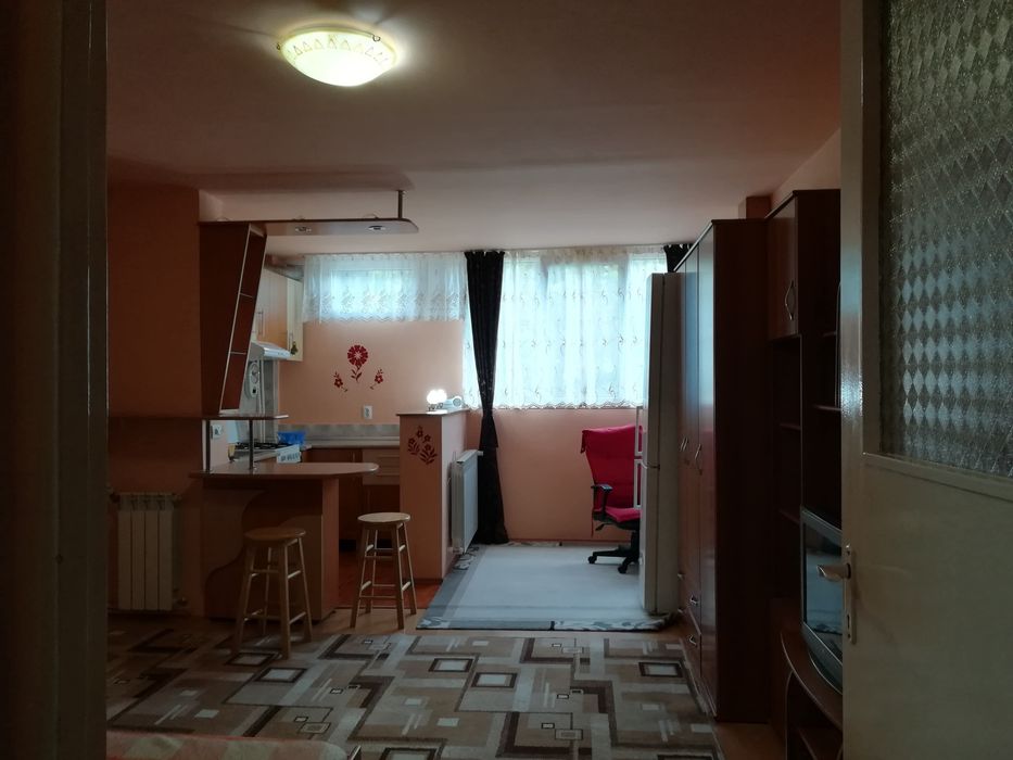 PF vand garsoniera, situata pe str. Parang, et 2/10, 32 mp..