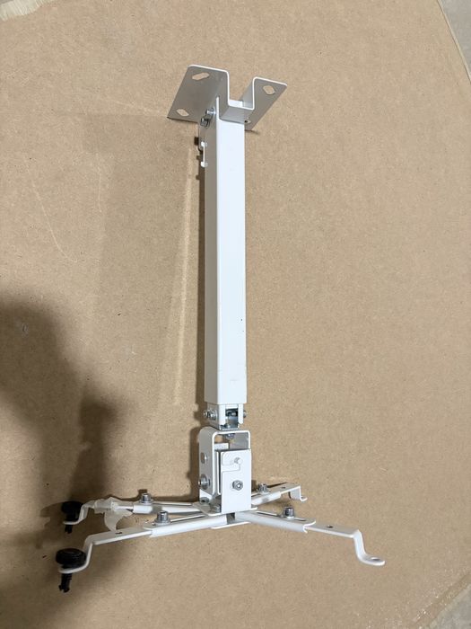 Продам кррюонштейн для проектора