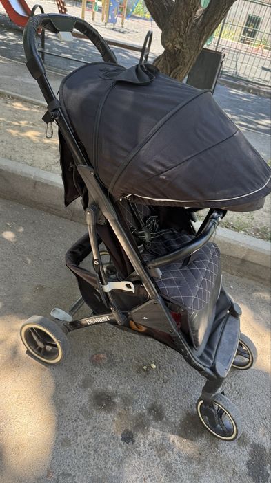 Продам коляску DEAREST