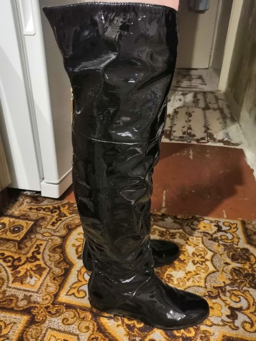 Срочно  красивые сапоги.