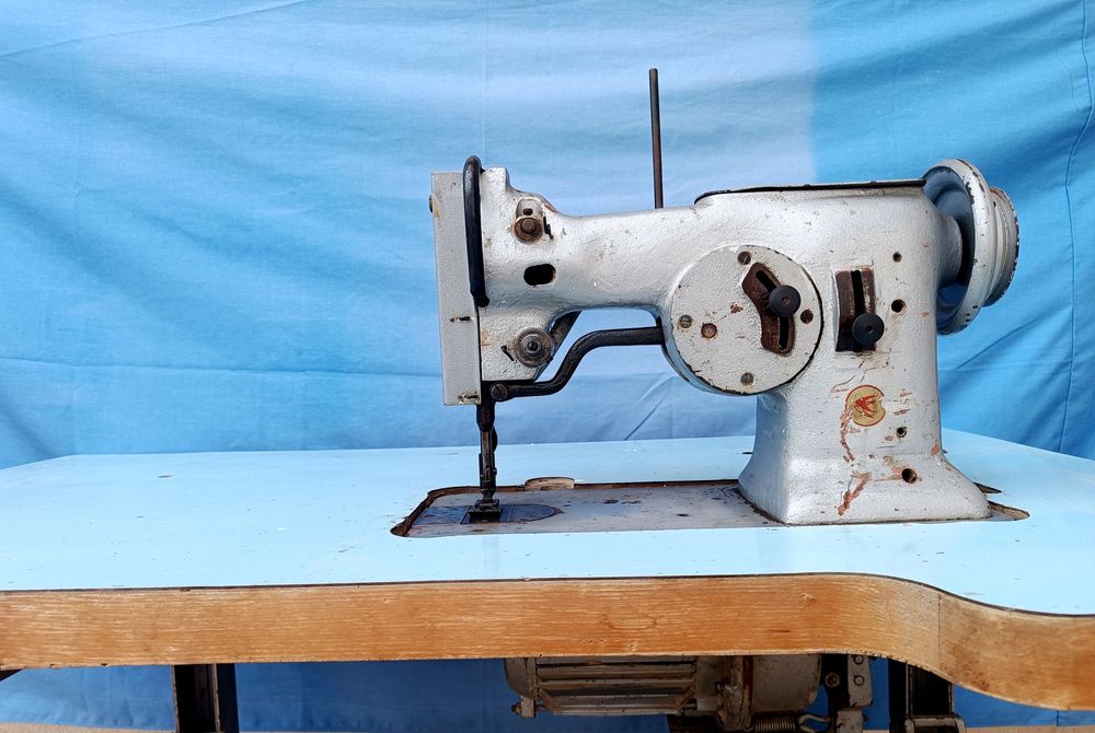 PODOLSK sanoat tikuv mashinasi ( original elektr motorli)