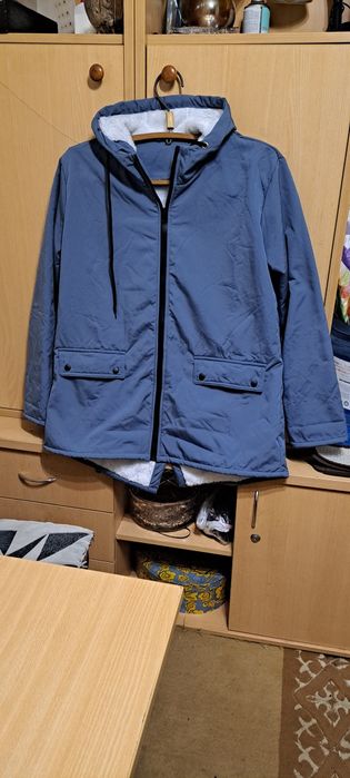 Продам две женские куртки