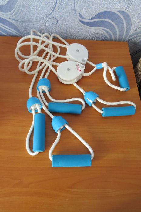 Тренажёр для ног и рук