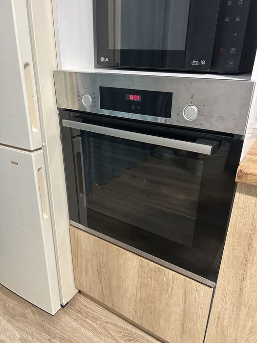 Продам духоврй шкаф Bosch