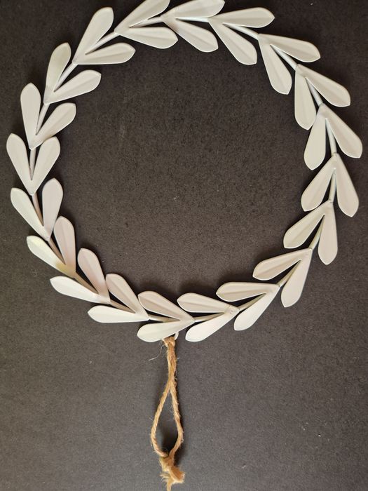 Coroniță decorativă din metal