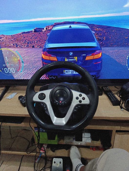 Продавам волан Genesis Seaborg 400 боядисан