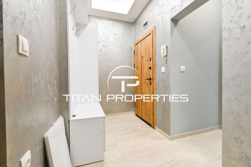 Дава се под наем Тристаен апартамент в София, Център - 110 кв.м за 1296.42 € - Снимка #8