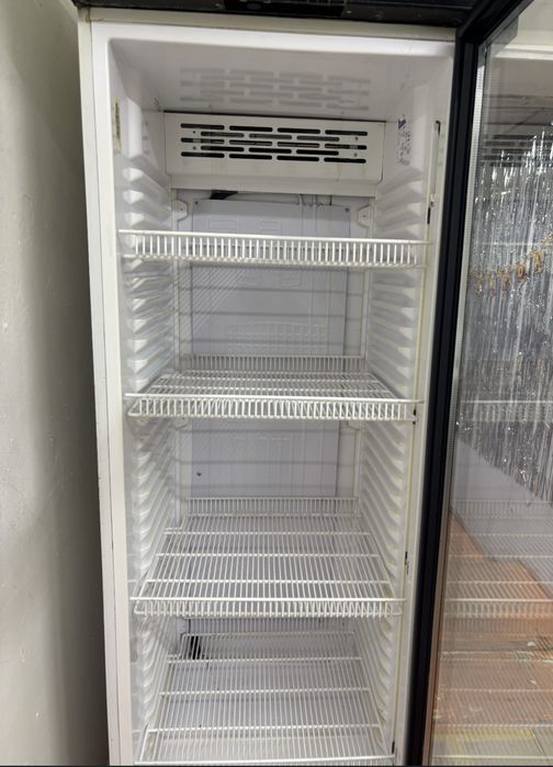 Холодильник вертикальный