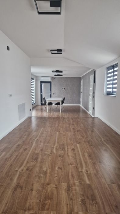 Vand casa  pe un singur nivel